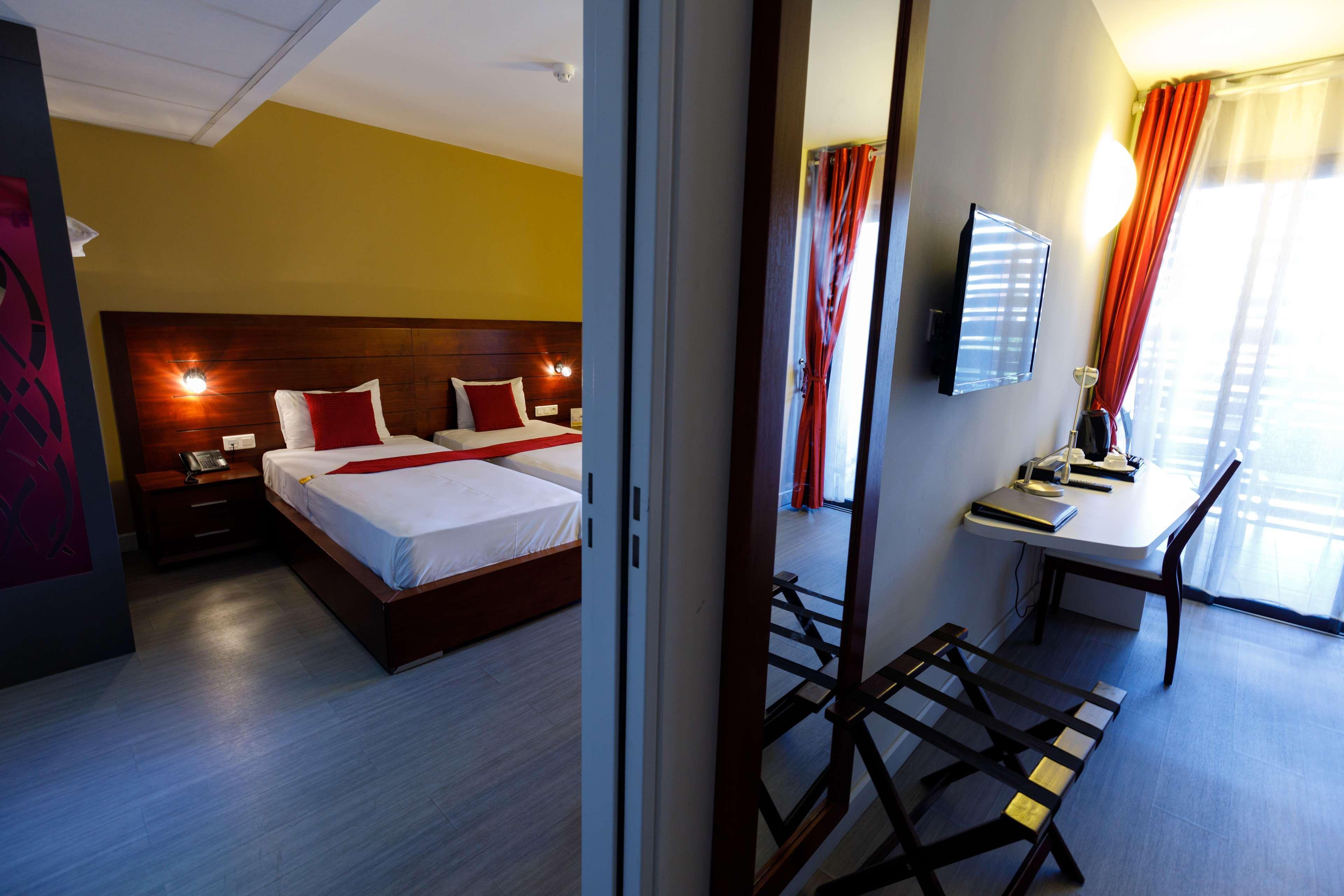 Tulip Inn Sainte Clotilde, La Reunion Bagian luar foto